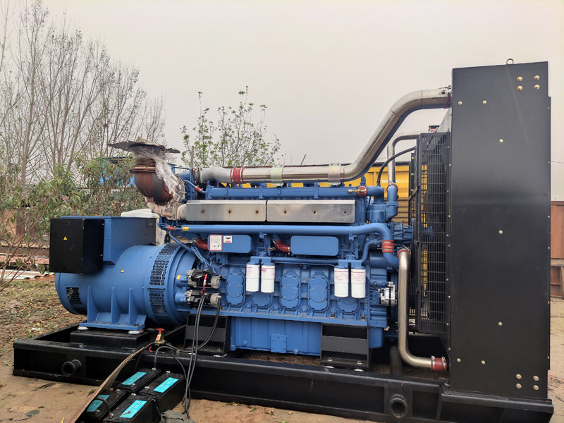 临洮柴油发电机组更换机油时，应遵循哪些步骤？